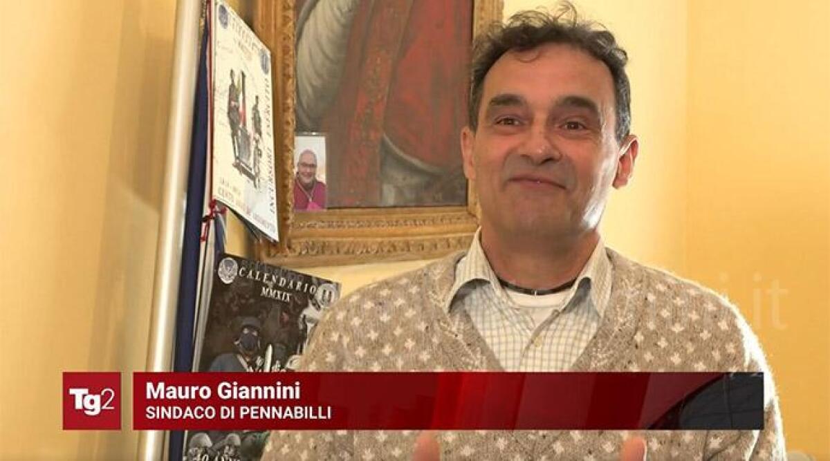 Pennabilli 'in vetrina' al Tg2 grazie all'ordinanza sul 'Gioioso Natale' - Il sindaco Giannini nel servizio del Tg2