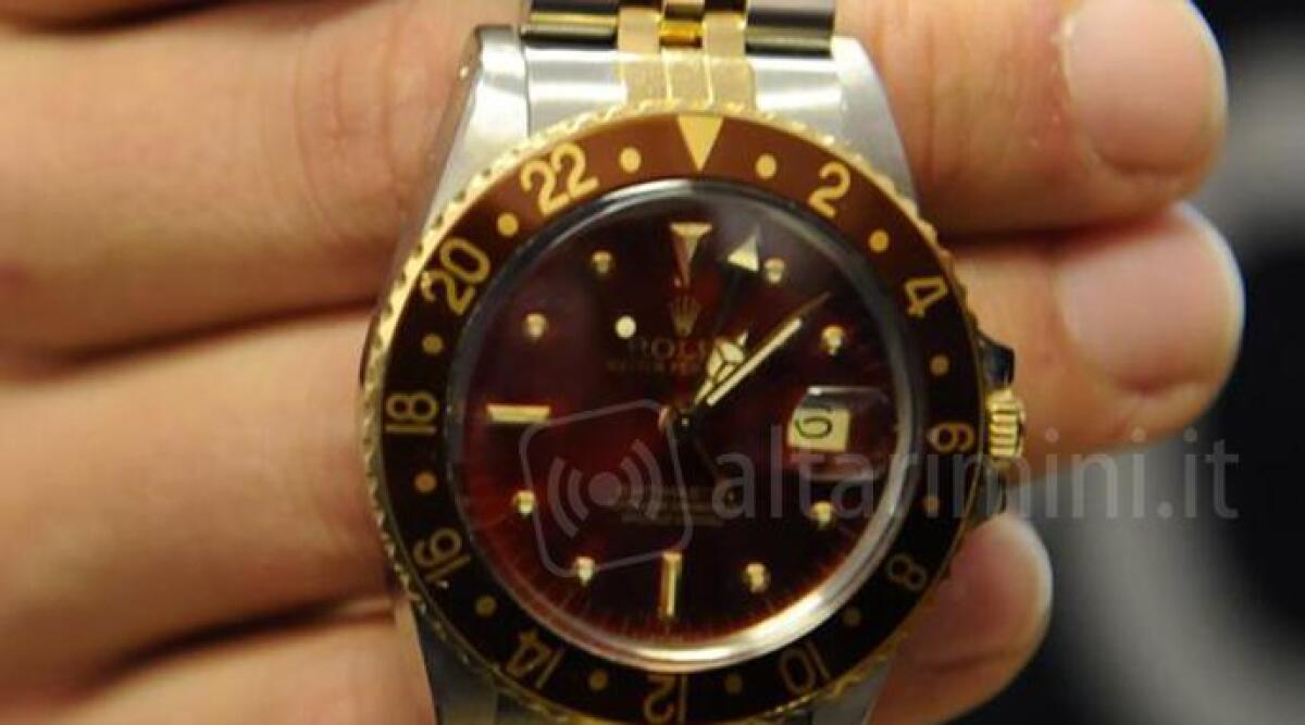 A cena al ristorante, al ritorno trova la casa svaligiata: rubati due preziosi Rolex - Archivio