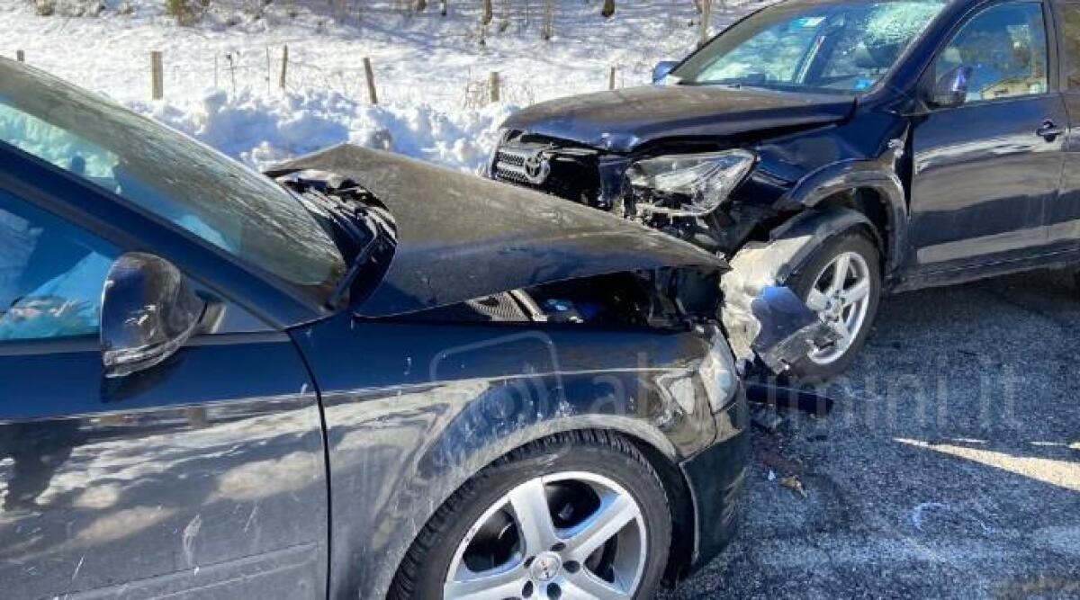 Casteldelci: frontale tra due auto, interviene l'elisoccorso - Le auto coinvolte e il luogo dell'incidente
