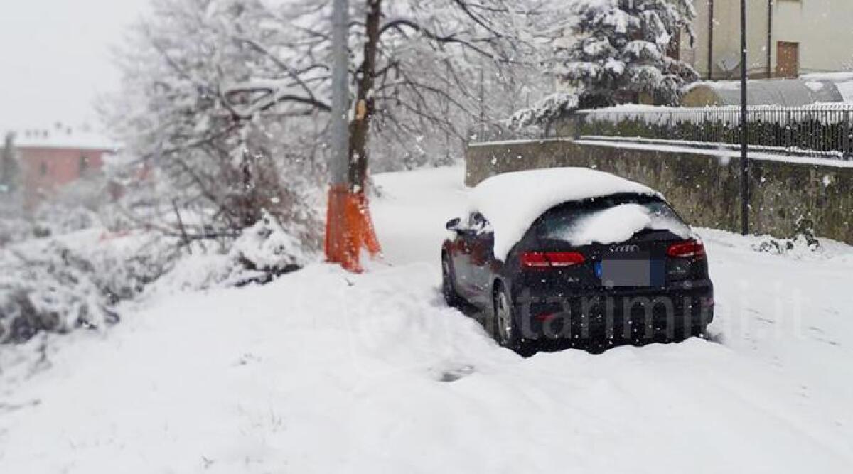 Tanta neve in arrivo nell'entroterra di Rimini: accumuli dai 30 ai 60 cm - Archivio