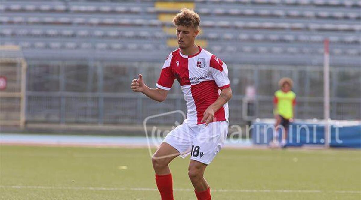 Calcio D, United Riccione: dal Rimini arriva il difensore Lorenzo Lo Duca - Lo Duca con la maglia del Rimini VENTURINI