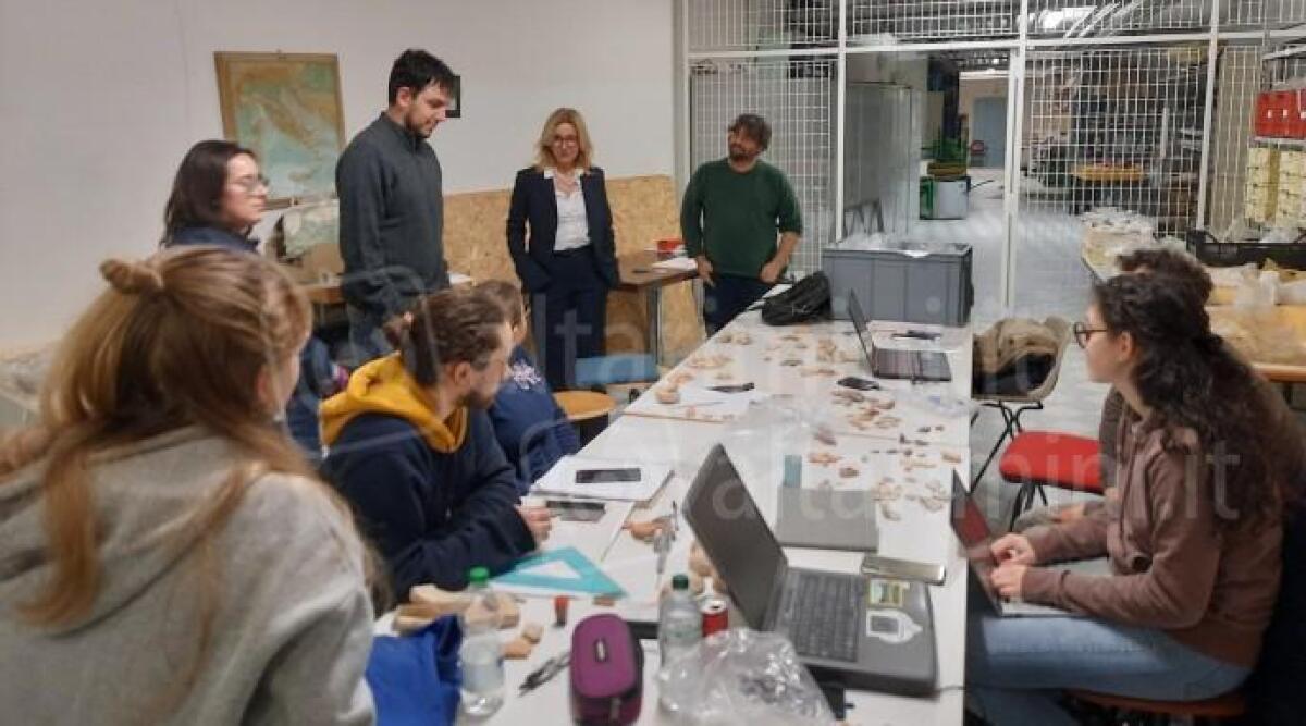 Quindici studenti universitari da tutta Italia al Museo di Riccione - Gli studenti al museo