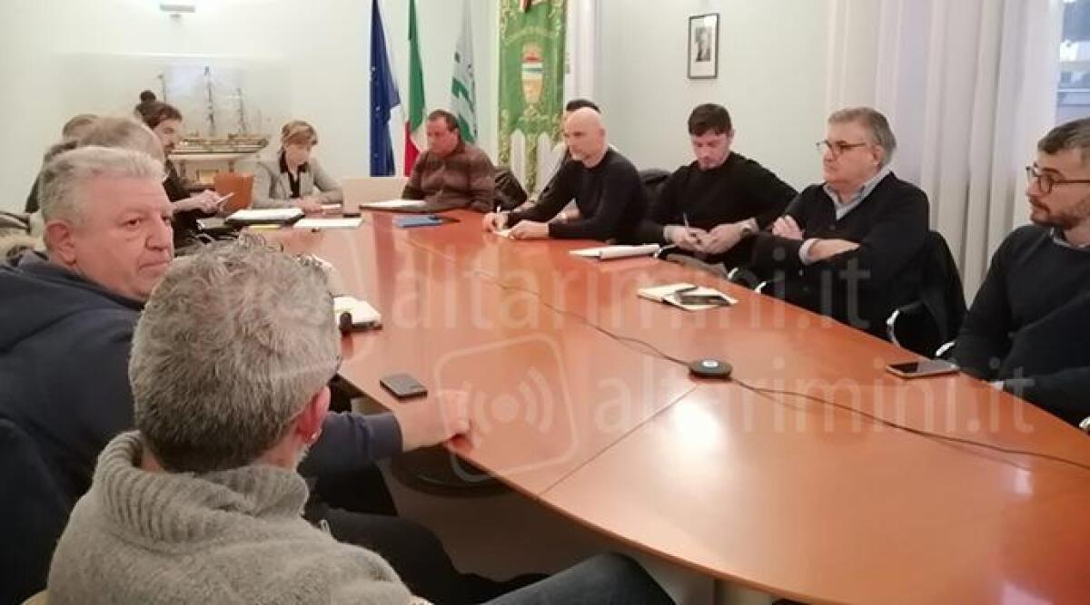 Riccione: divieti balneazione, tassa soggiorno, Tari ed eventi. Ecco la strategia per il 2023 - Incontro tra le categorie