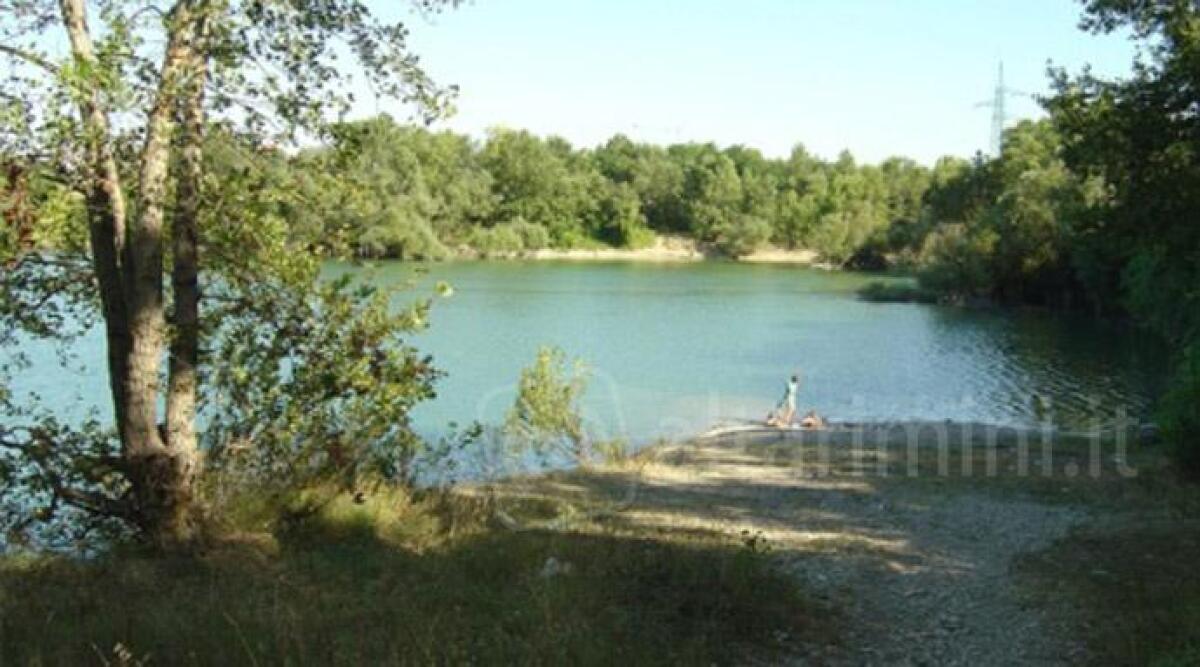 Rimini, contro la siccit&agrave; funziona la raccolta delle acque del Marecchia nel lago dell'ex cava - Laghetto dell'ex cava In.Cal System ARCHIVIO