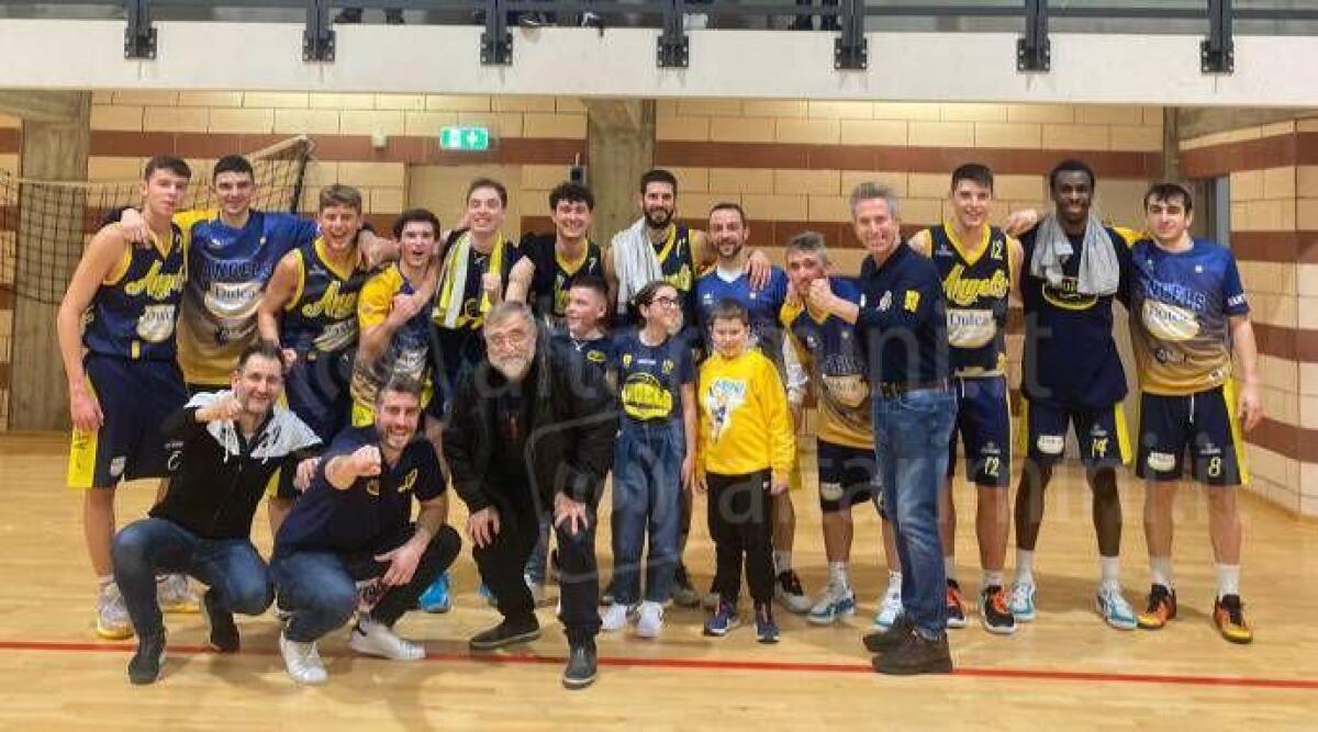 Basket C Silver, Dulca Angels: a Bertinoro una marcia trionfale (59-11) - L'esultanza degli Angels