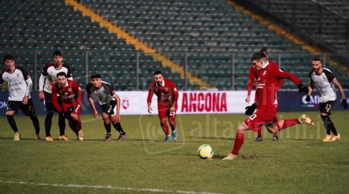 Calcio C, nel posticipo Ancona travolgente: 3-0 al Pontedera - Di Massimo segna dagli undici metri FACEBOOK