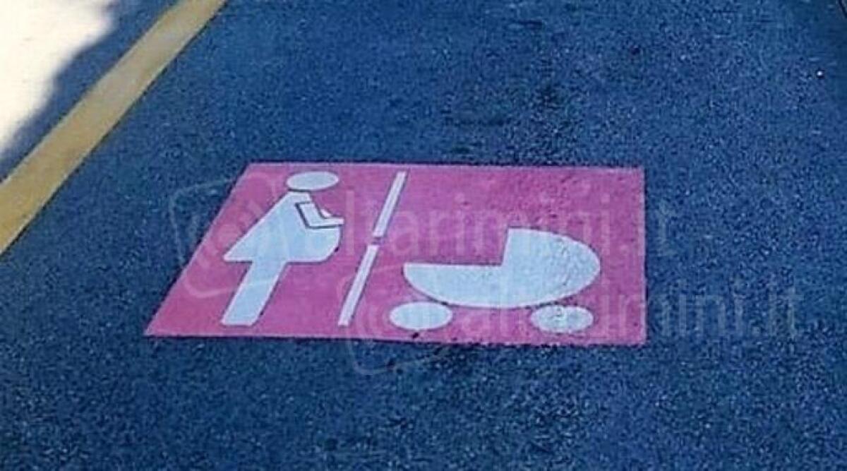 Cattolica, arrivano spazi sosta gratuiti per donne incinte e genitori con bebè - Foto di repertorio