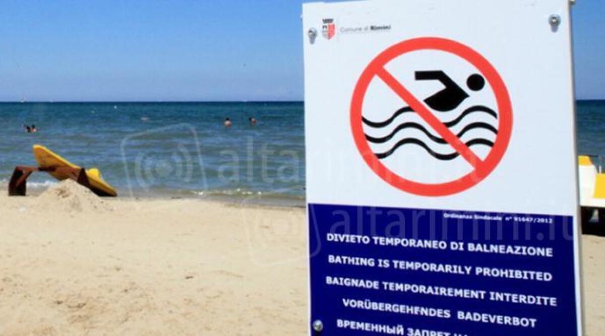 Acque di balneazione, Rimini sollecita la Regione a migliorare l'efficienza dei controlli - Divieto di balneazione ARCHIVIO
