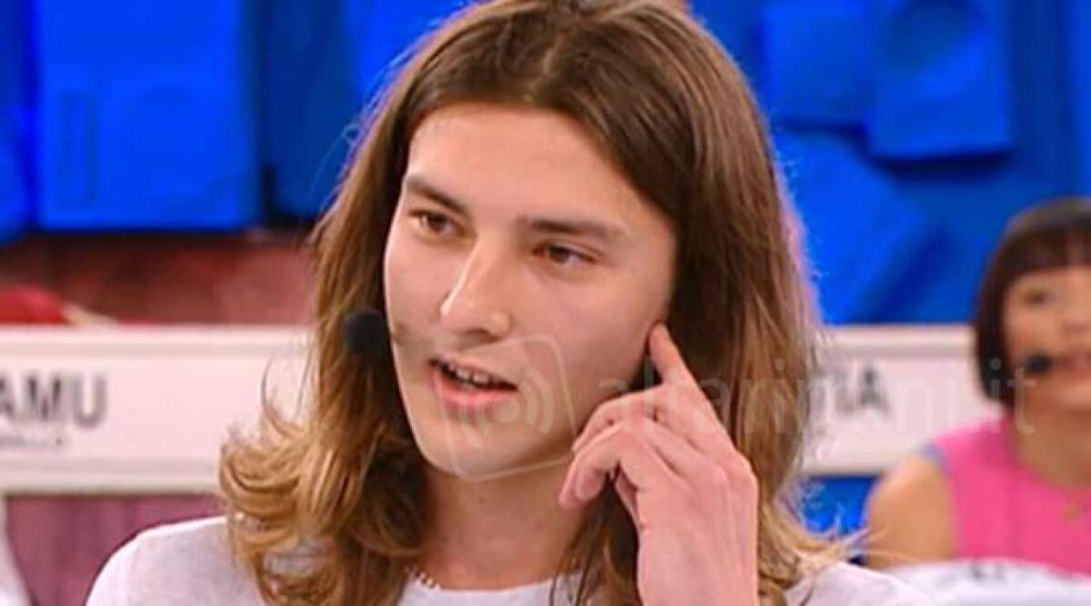 Il riccionese Cricca di nuovo tra i banchi di Amici di Maria De Filippi, non era mai successo nel talent - Il riccionese Cricca ad Amici