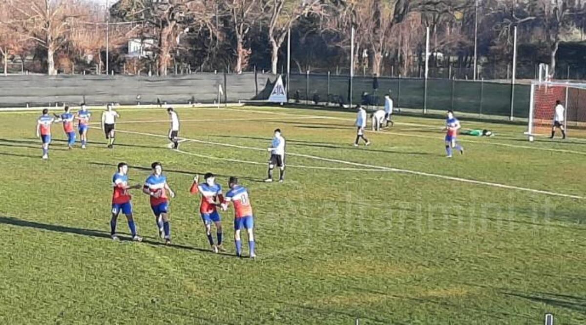 Calcio Promozione, Gabicce Gradara: una doppietta di Pierri stende il San Costanzo (2-0) - L'esultanza di Pierri opo il secondo gol