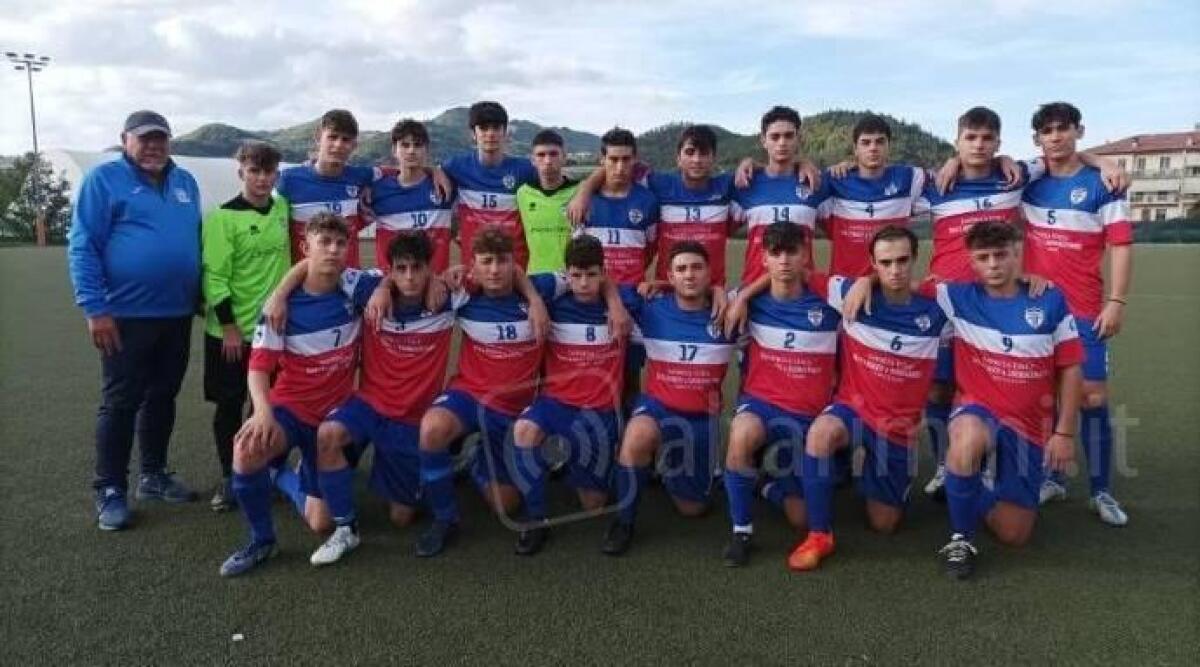 Calcio giovanile, Gabicce Gradara: Juniores ancora a bersaglio (2-0) - La squadra Juniores del Gabicce Gradara