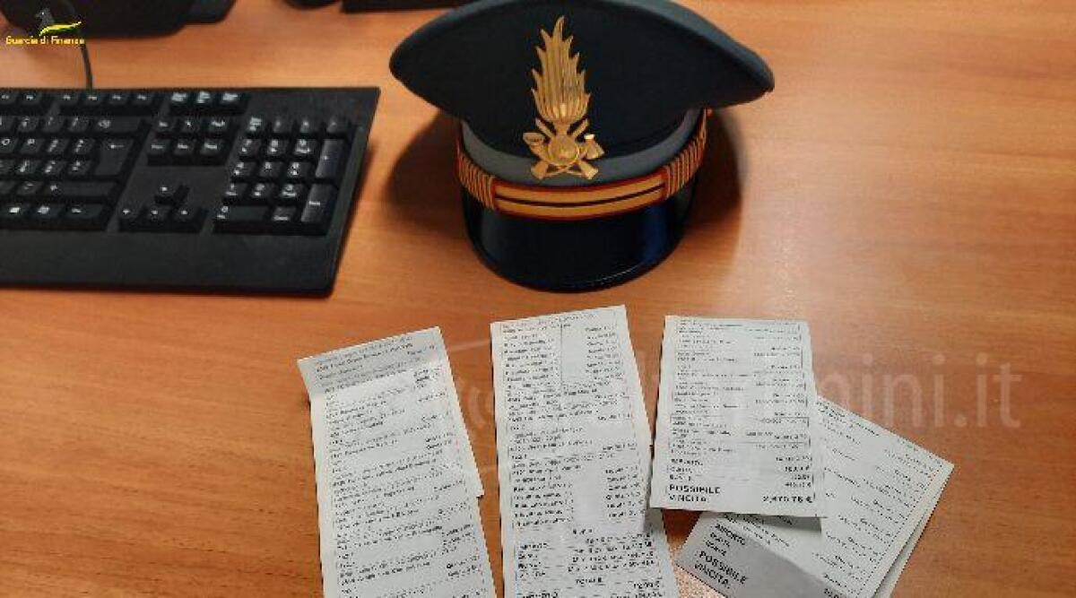 Rimini, neanche il Covid ha fermato le scommesse abusive: 41 persone denunciate - Alcuni scontrini di scommesse abusive