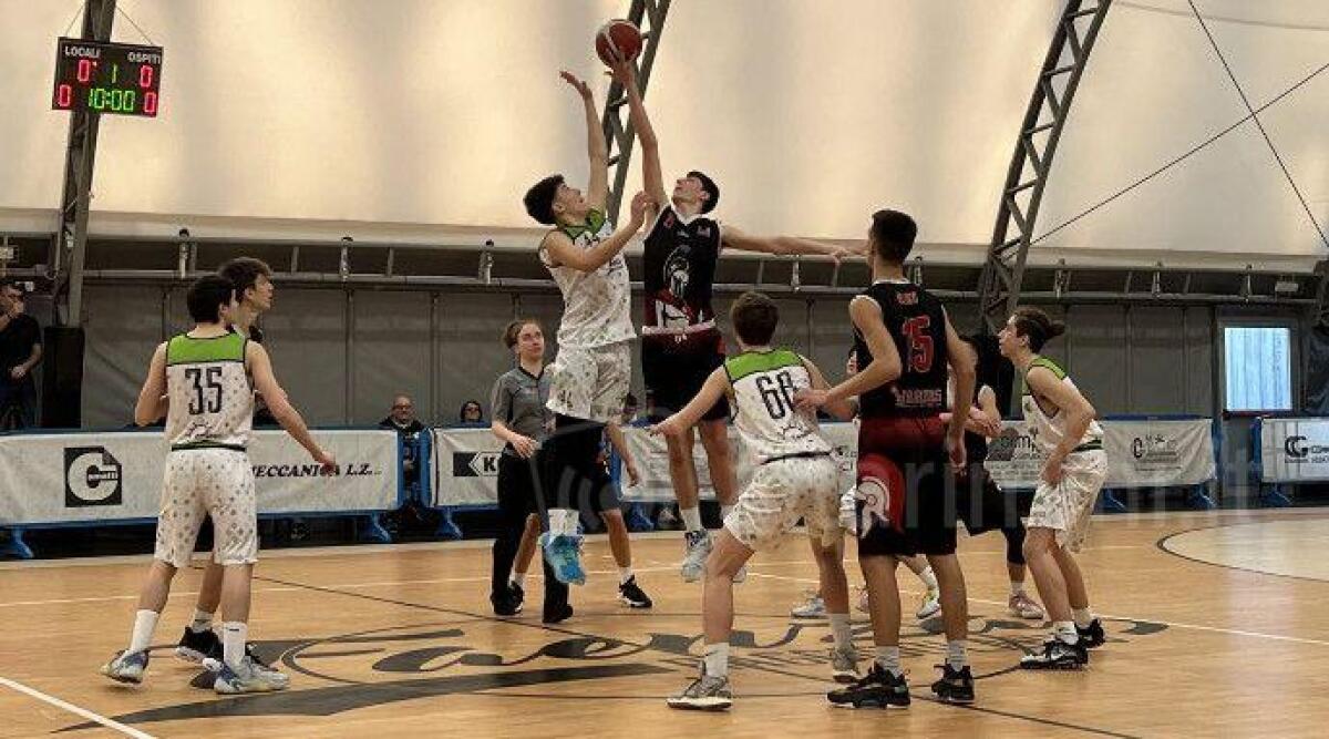 Basket giovanile, RBR: sorride solo la Under 15. Colpaccio a Faenza - La Under 15 in azione
