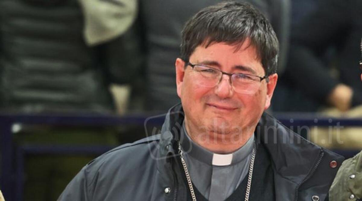 Il Vescovo "tifoso". Mons.Anselmi ringrazia la societ&agrave; Rinascita Basket Rimini - Il Vescovo Anselmi (archivio)