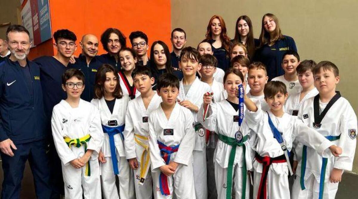 Riccione fa il pieno di medaglie al torneo Csen a Castel San Pietro - Gli atleti della Polisportiva