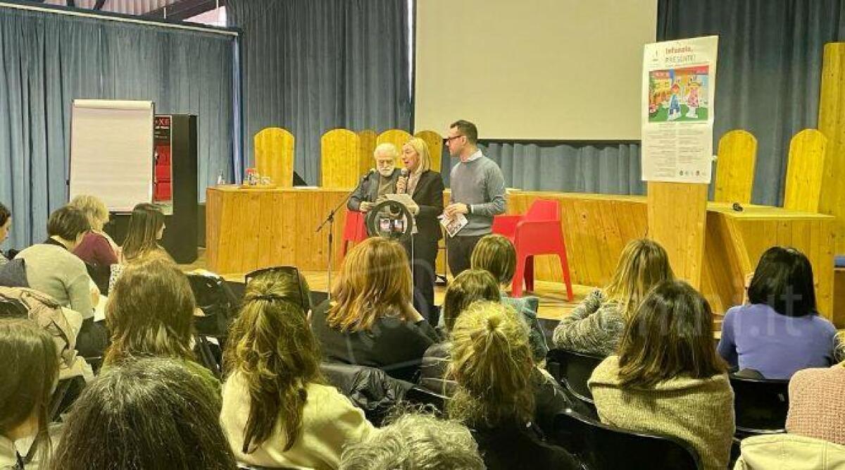 Cattolica, 'Infanzia, Presente!' incontri con pedagogisti e laboratori per bambini - Un momento dell'incontro