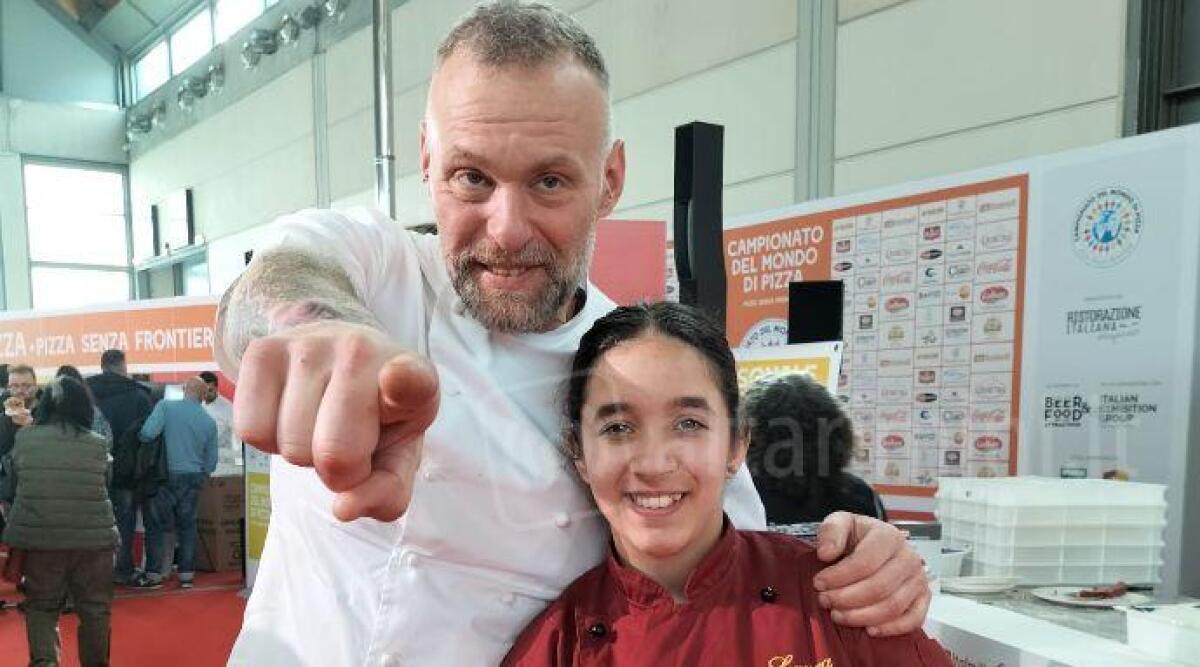 Le pizze per bambini della riminese Laura Pezzol conquistano chef Bonci - Gabriele Bonci e Laura Pezzuol - nella gallery Laura mentre prepara le pizze