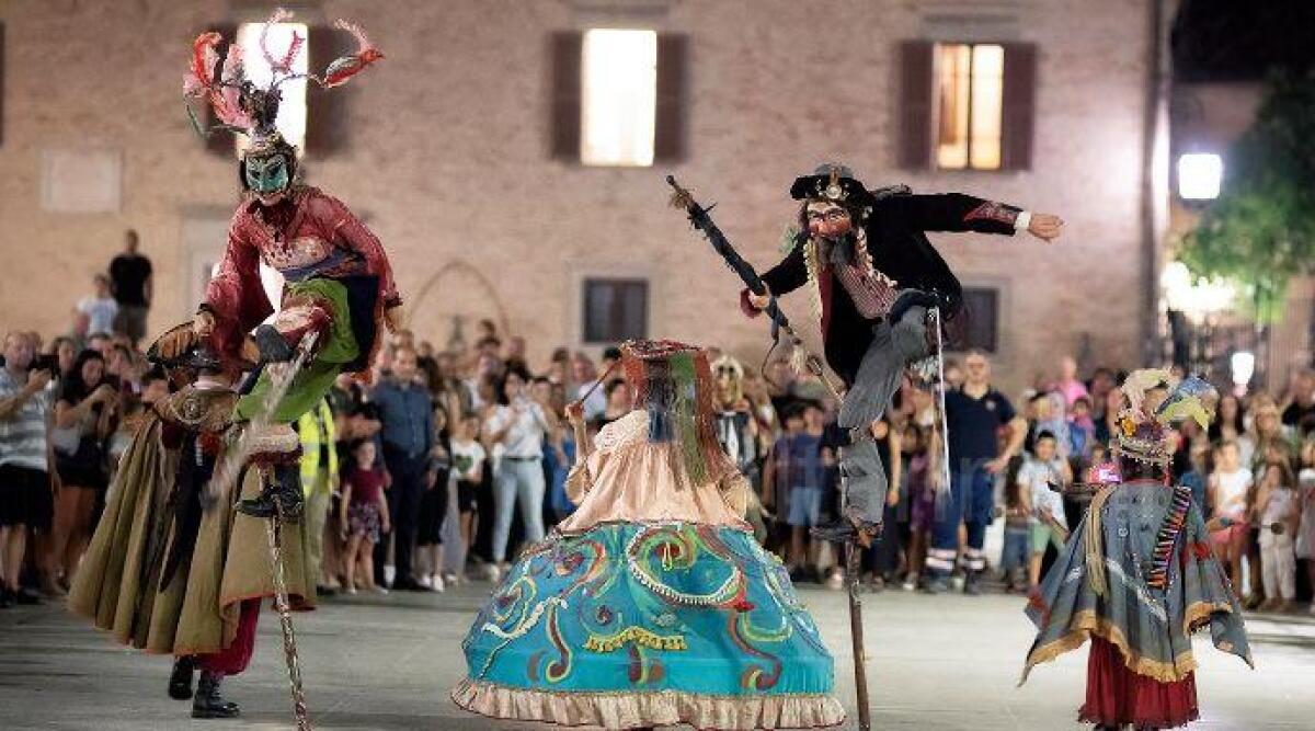 Al Carnevale di Rimini arriva ‘Fiesta’: spettacolo trentennale del Teatro Due Mondi - Teatro due Mondi - foto di Daniele Ferretti