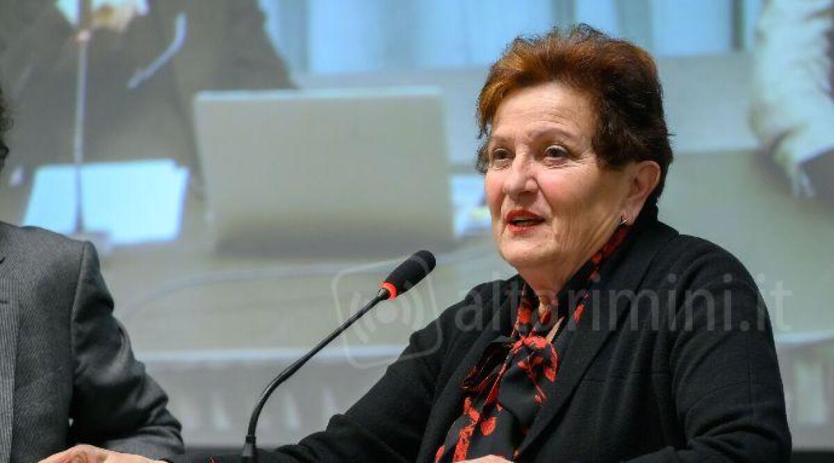 Riccione, fondi avanzati dal bando bollette a chi non riesce a pagare affitto - Assessora Marina Zoffoli - foto Casalboni