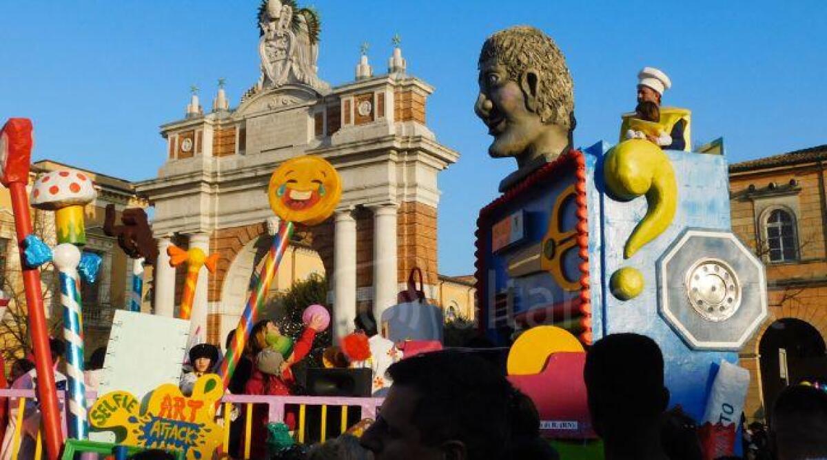 Colori, maschere e tanti carri: torna il Carnevale di Santarcangelo - Uno scatto dalla scorsa edizione
