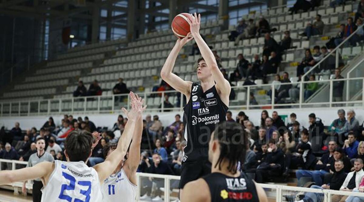 Basket, Zangheri orgoglio riccionese: Mvp del girone nella NextGen Cup - Lorenzo Zangheri