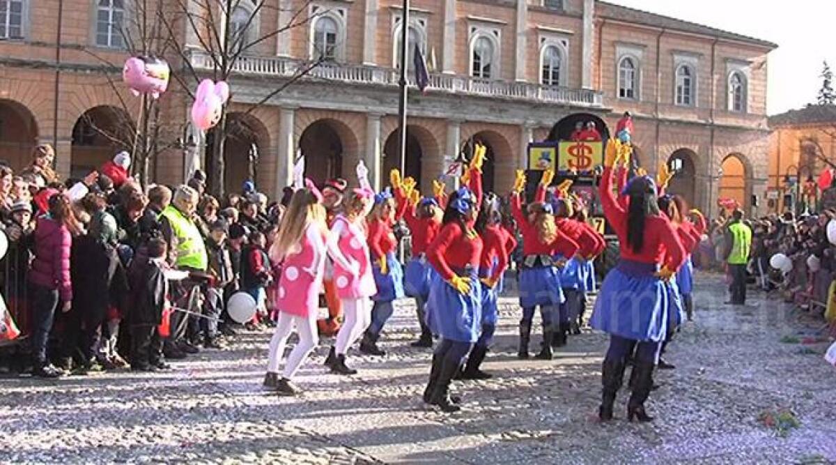Carnevale a Santarcangelo: come cambia la viabilità - Foto dalle precedenti edizioni del Carnevale di Santarcangelo