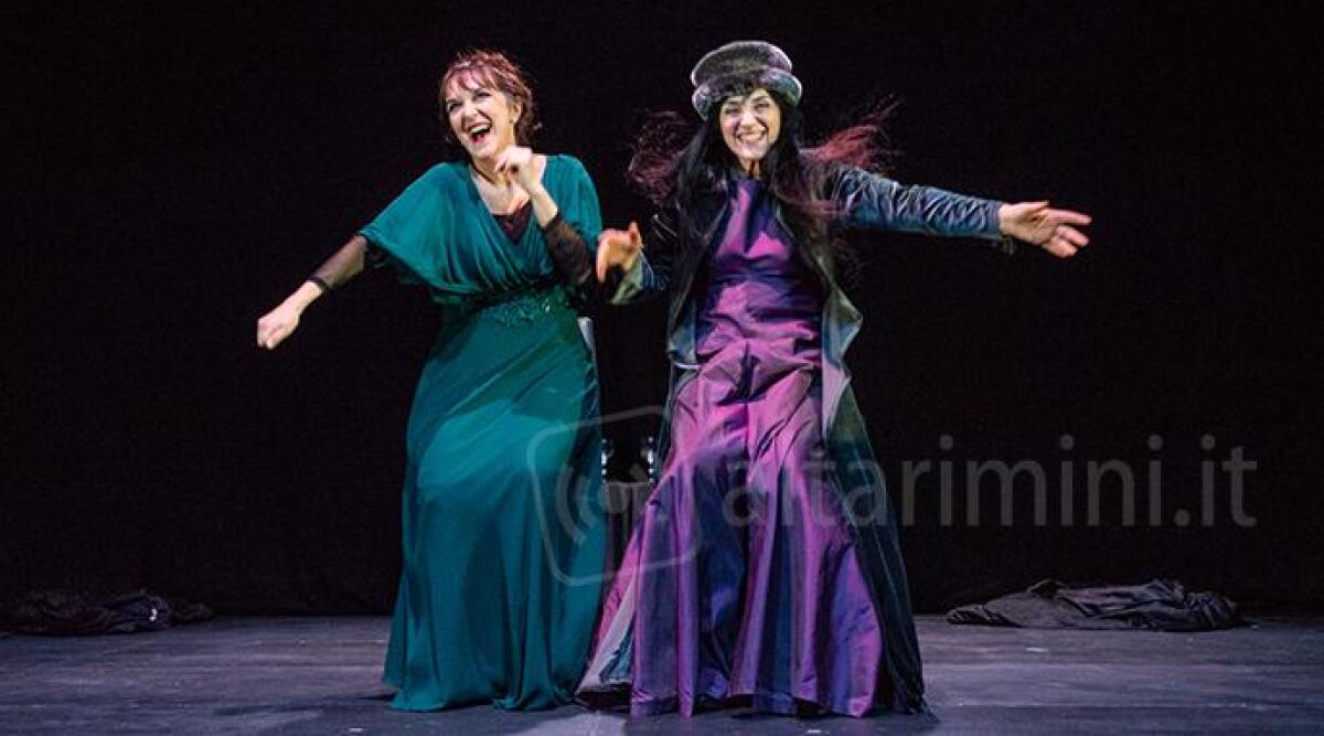 Novafeltria, come "Per Magia" entra nel vivo la stagione del Teatro Sociale - Elena Bucci e Angela Malfitano (foto di L.Bolognese)