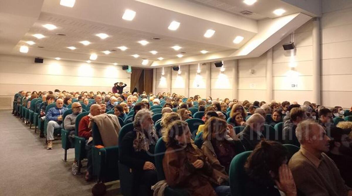 Realtà che resistono: il Supercinema di Santarcangelo continua a richiamare spettatori - Sala Supercinema