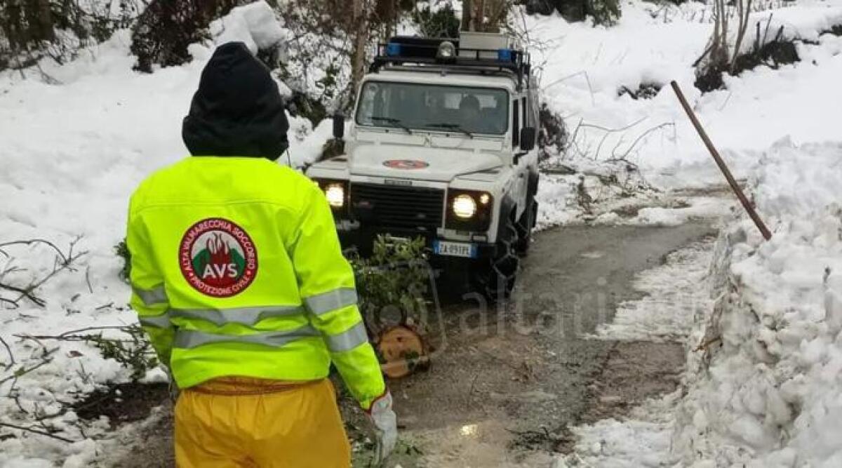 Neve, l'Alta Valmarecchia fa la conta dei danni: 'Dichiarare lo stato di emergenza nazionale' - Foto Altavalmarecchia Soccorso