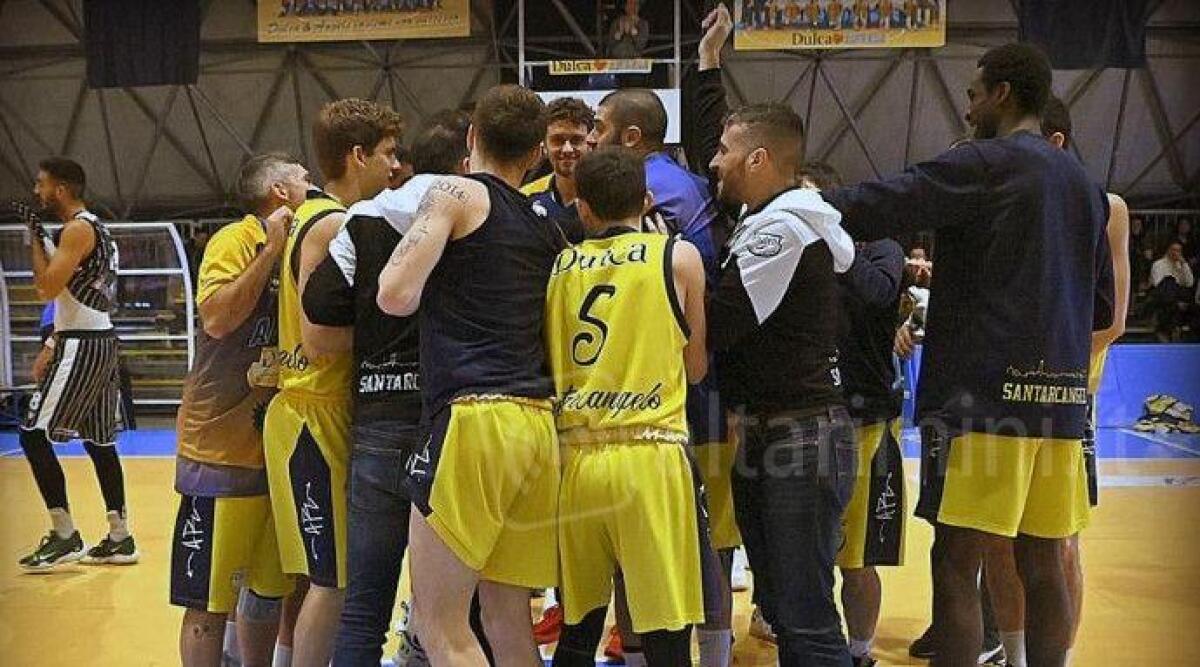 Basket C Silver, Dulca Santarcangelo &egrave; Magik: 96-61 - 