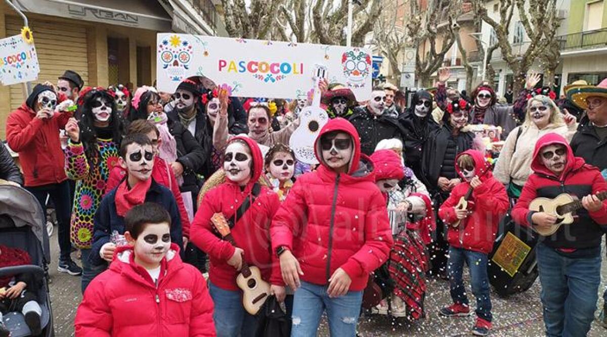 Colori e fantasia tornano con "L’Isola del Carnevale 2023" a Bellaria Igea Marina - L'edizione dello scorso anno de "L'isola del Carnevale" (foto di F.Giorgetti)