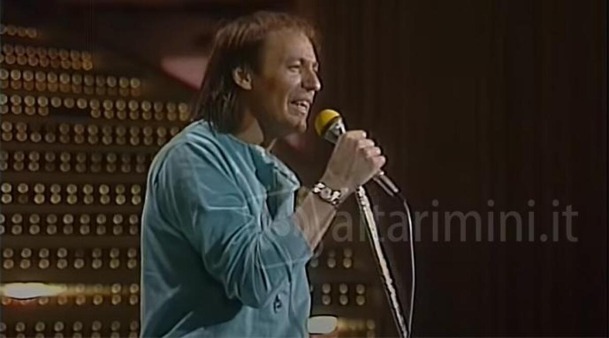 Vita Spericolata, 40 anni dopo: e il Sindaco omaggia Vasco - Vasco Rossi a Sanremo 83 (Rai)