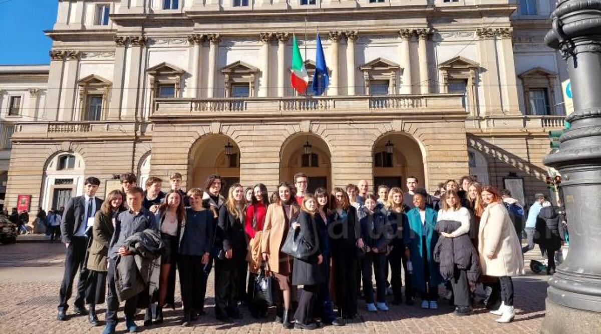 Rimini, i ragazzi del progetto 'Mentore' spettatori alla Scala di Milano e alla scoperta della pop art di Warhol - I ragazzi del progetto 'Mentore'