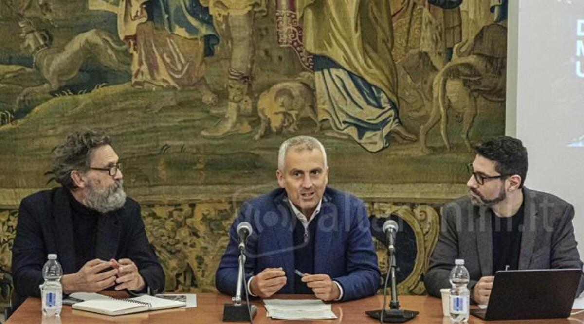 Rimini, il Museo della Citt&agrave; cambia volto: pi&ugrave; moderno e immersivo. Al via i lavori - Al centro il sindaco Sadegholvaad GALLINI