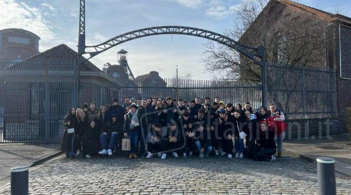 Studenti riminesi sulle orme degli immigrati italiani in Belgio - Gli studenti del Valturio