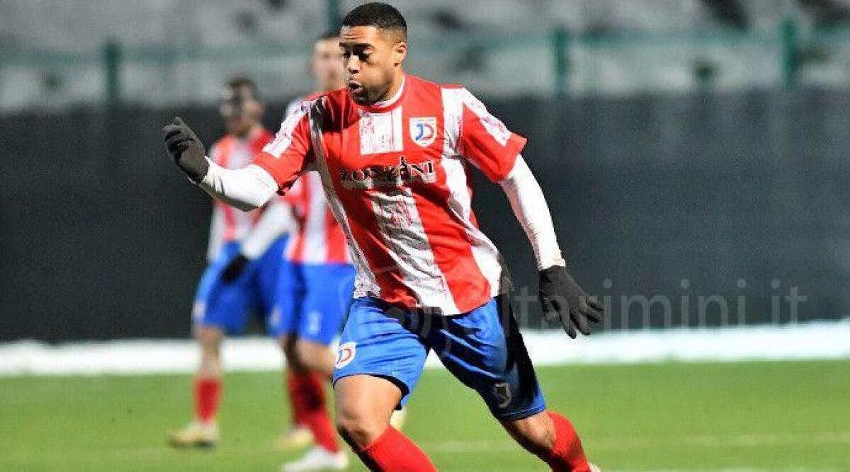 Calcio RSM, Juvenes Dogana: contro la Virtus l'esame di maturit&agrave; - D'Angeli in azione (Foto FSGC)