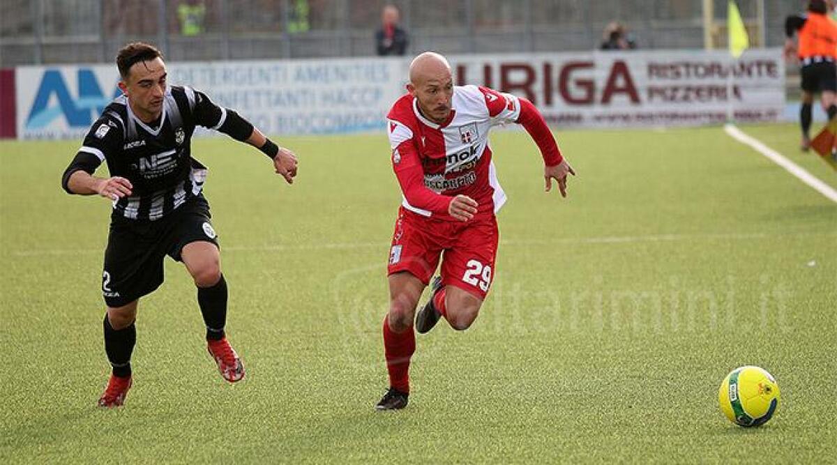 Rimini Calcio, mira spuntata e un altro 0-0: sorride solo il Siena - Santini in azione: l'attaccante ha mancato un'occasione favorevole