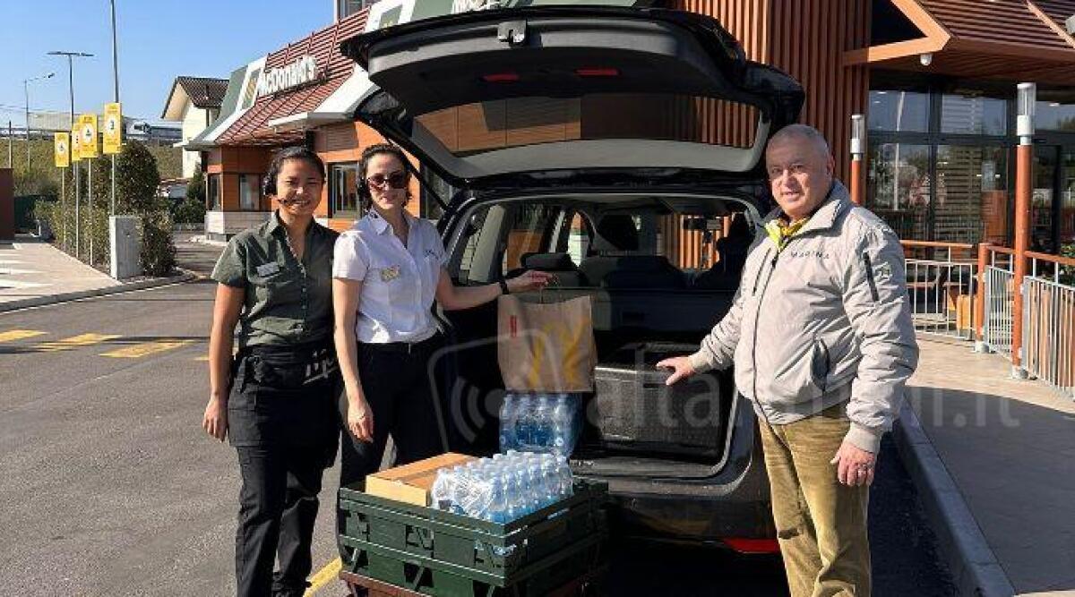 Rimini, McDonald's dona 140 pasti a settimana alla Caritas - Consegna dei pasti