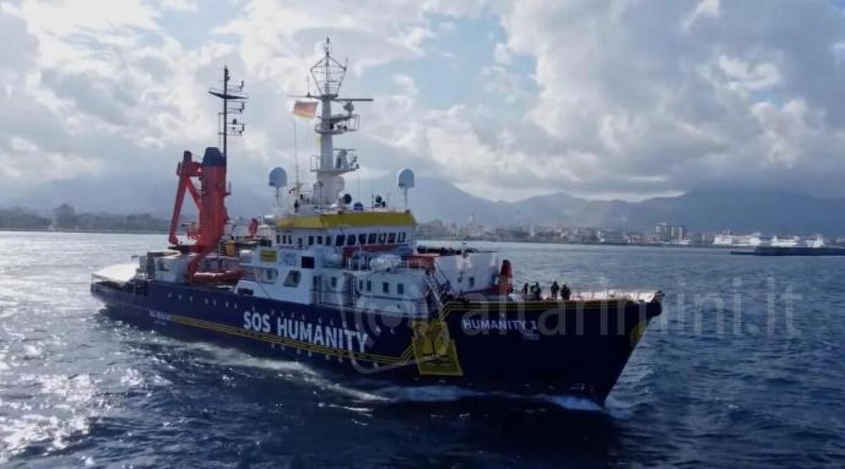 Immigrazione, Pesaro accoglie nave Ong: in arrivo 100 profughi - Sos Humanity