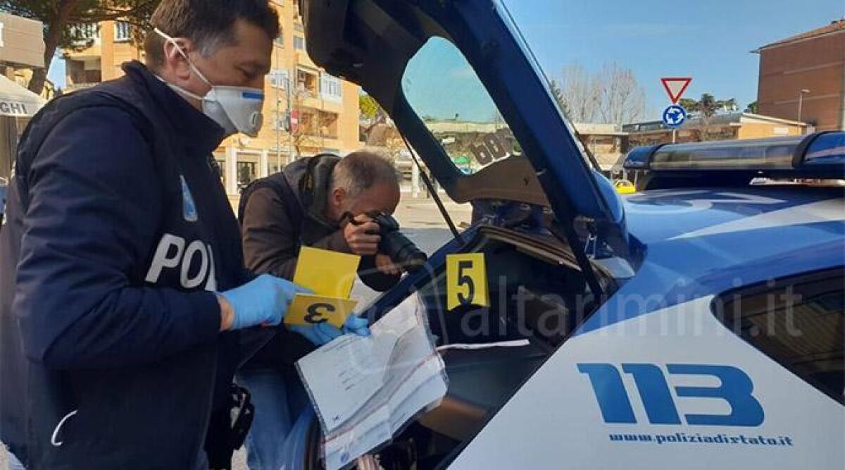 Colpi di pistola, una lite e una scia di sangue: giallo a Rimini - 