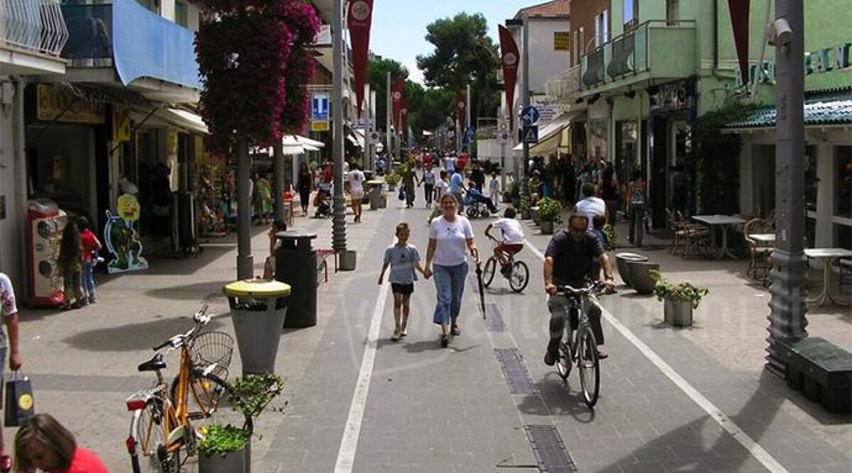Riccione, piano degli assi commerciali: proroga al 28 febbraio per consegna questionari - Viale Dante
