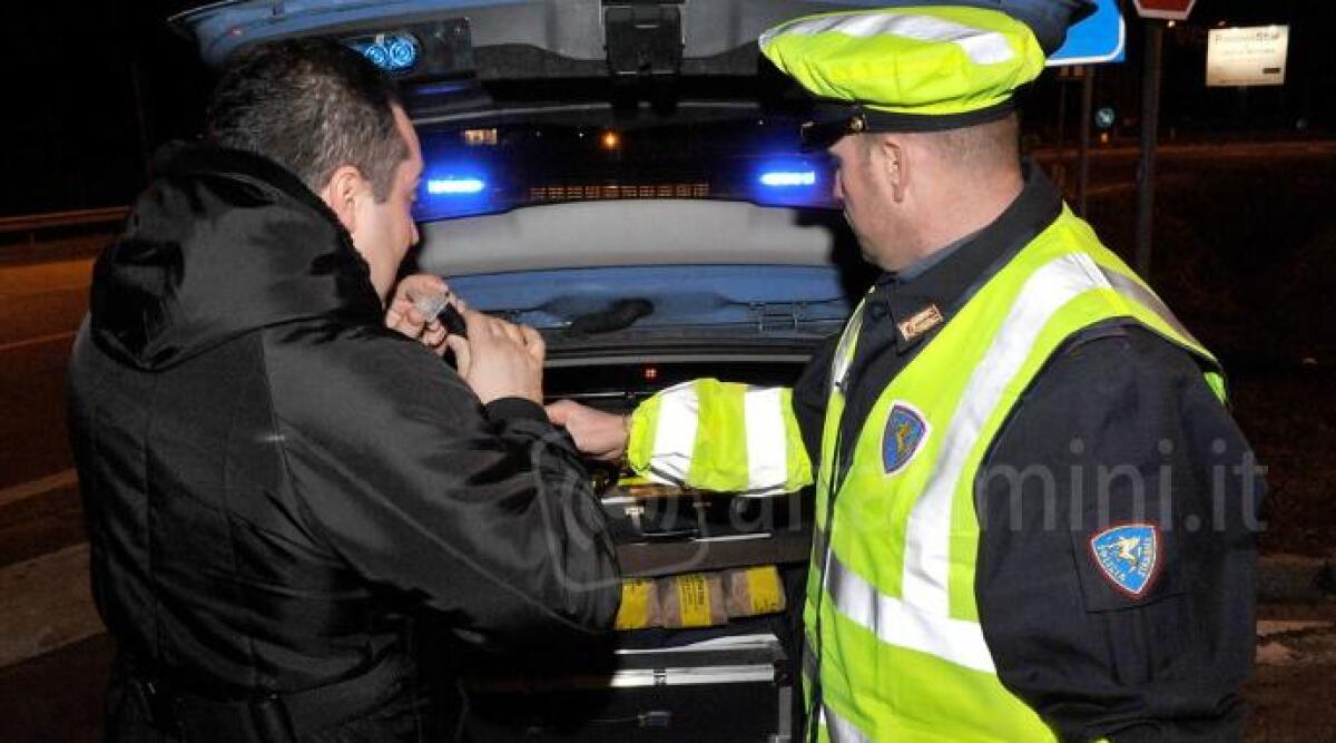 Alcol test, il risultato &egrave; di cinque volte superiore al consentito: sospensione massima della patente - Foto di repertorio