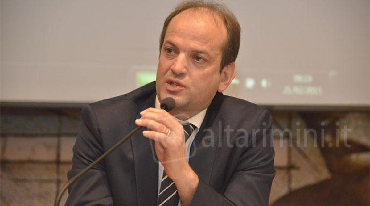 Novafeltria, scuola media Battelli e il Tonino Guerra insieme per sensibilizzare sui rischi del web - L'avvocato Antonio Maria La Scala
