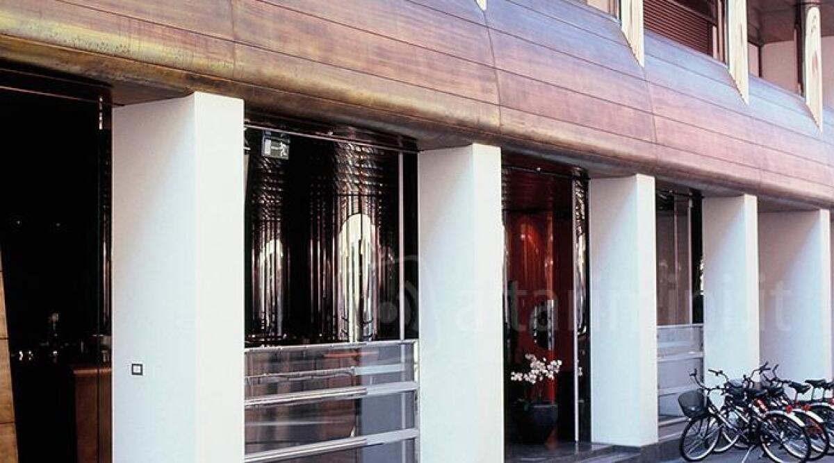 Il riminese Patacconi vince l'asta per l'hotel Duomo - L'ingresso dell'hotel Duomo in via Giordano bruno a Rimini