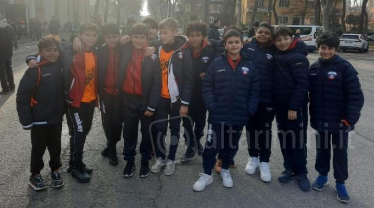 Calcio, Garden: sabato la sfida contro la leader Gemmano che vale il primato in Terza - Il gruppo 2011 del Garden al Romeo Neri. In gallery: il disappunto della U16 per il rinvio del match