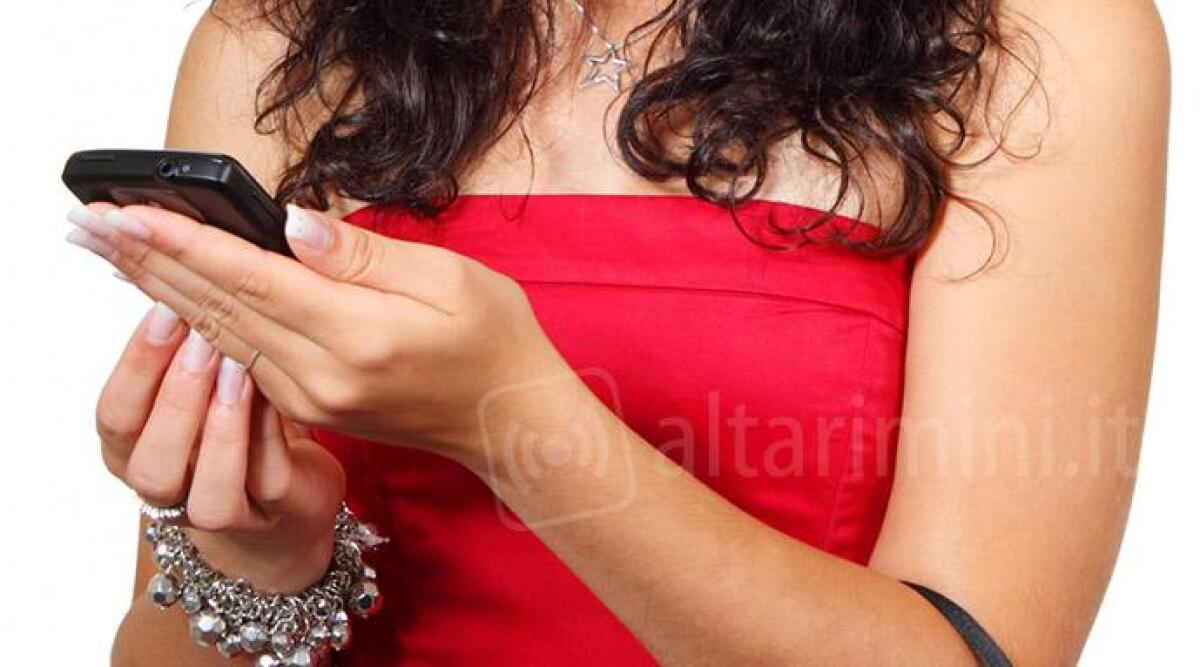 'Mio marito malato di sesso': lei lo denuncia e porta in Tribunale le foto di lui nudo. Assolto - Foto di repertorio