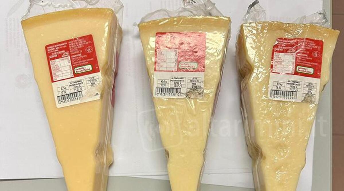 Scambia formaggi in cambio della cocaina, ma viene beccato dalla Polizia Locale - Il formaggio oggetto del sequestro