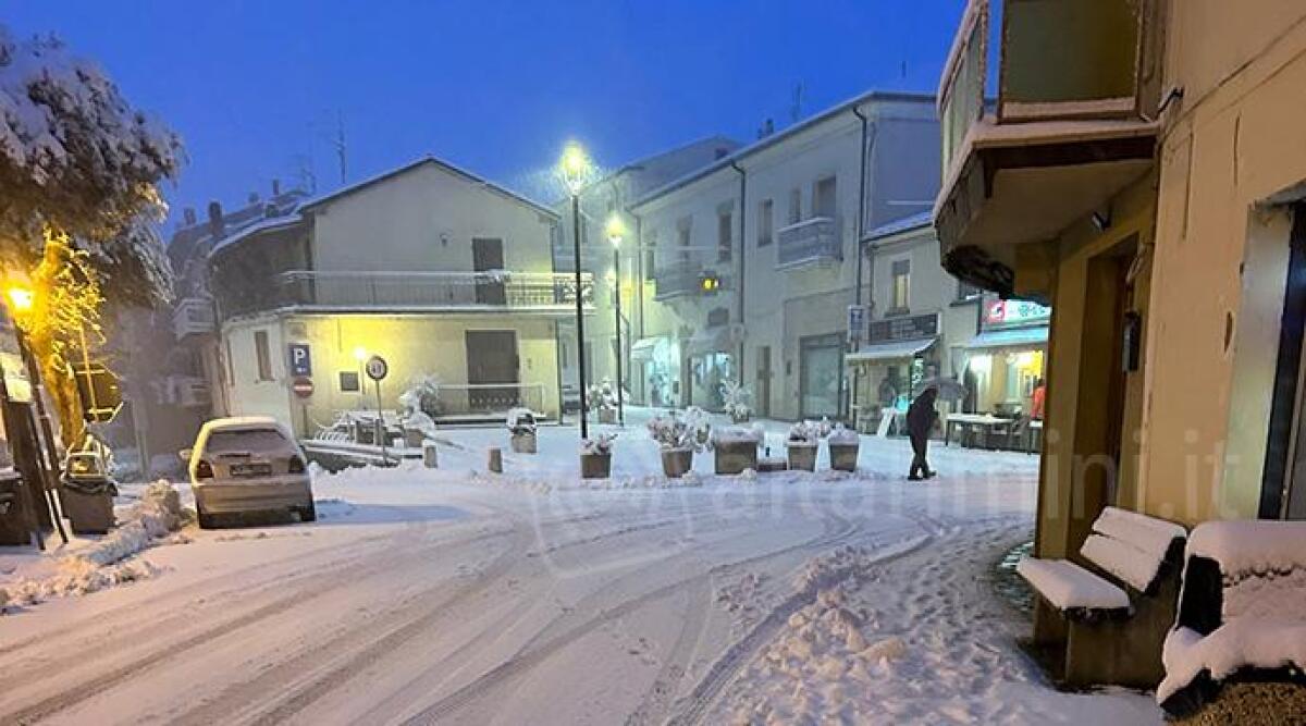 Rimini: domenica di maltempo tra rovesci di pioggia e neve nell'entroterra - Neve a Perticara PH CESARE BIANCHI (Archivio)