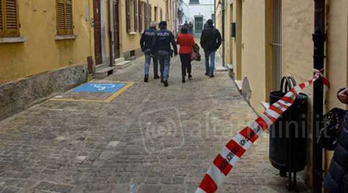 Giovane ucciso a Pesaro: polizia cerca amico 30enne - Foto Ansa