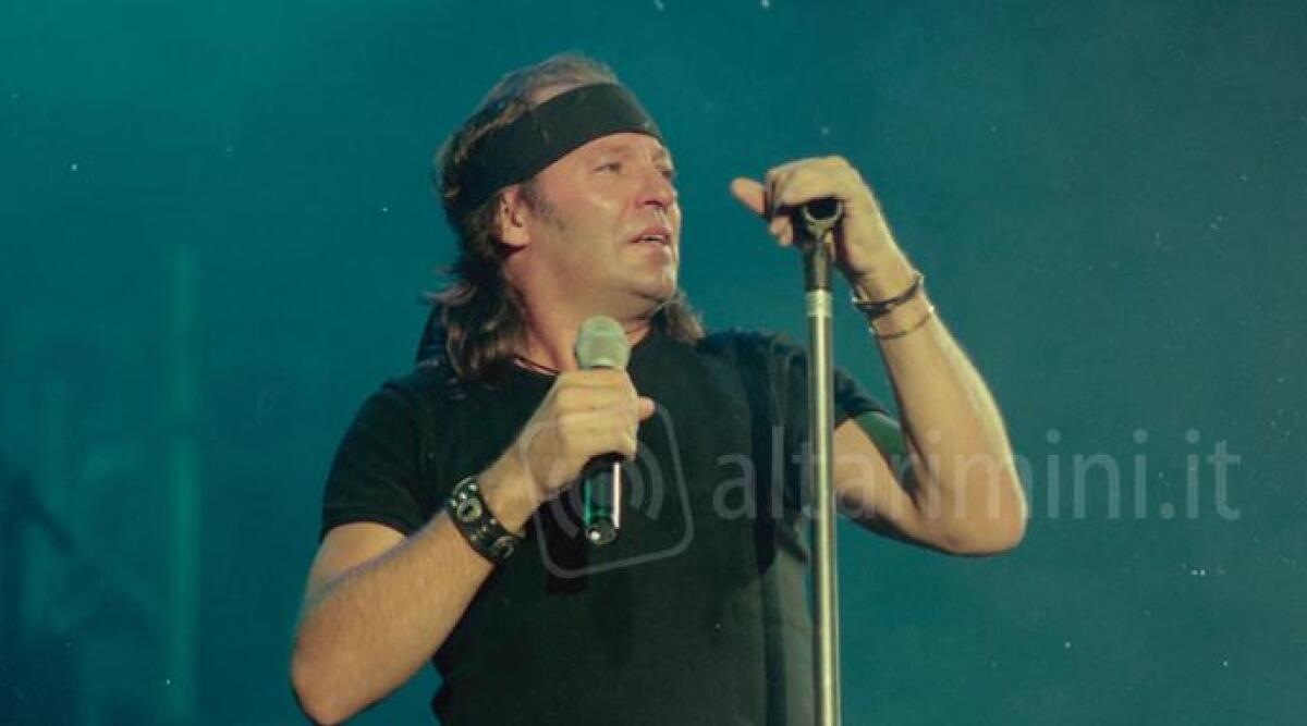 Vasco Rossi, 'polverizzati' i biglietti per Rimini. Ma il concerto raddoppia - Vasco Rossi in una foto d'epoca